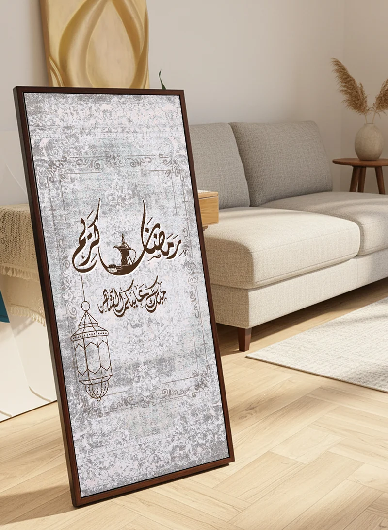 لوحة لوحة كانفاس على إطار خشبي بإطار خارجي بني مع حامل خلفي بتصميم رمضان كريم